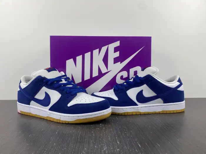 Rep Husky Nike SB Dunk Low Los Angeles Dodgers DO9395-400