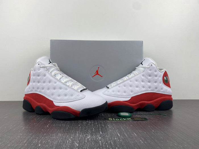 KICKWHO Jordan 13 Retro OG Chicago (2017) 414571-122