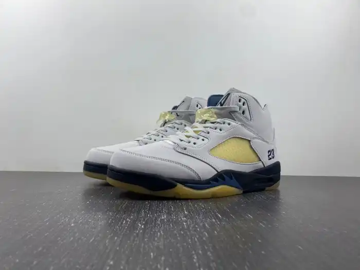 Husky A Ma Maniere x Air Jordan 5 WMNS FZ5758-004