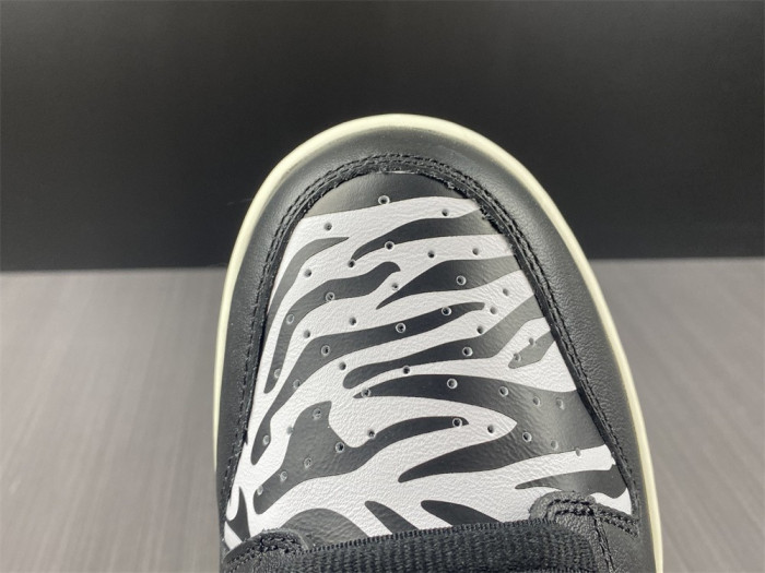 KICKWHO Quartersnacks x Dunk Low SB 'Little Debbies Zebra Cakes' DM3510-001