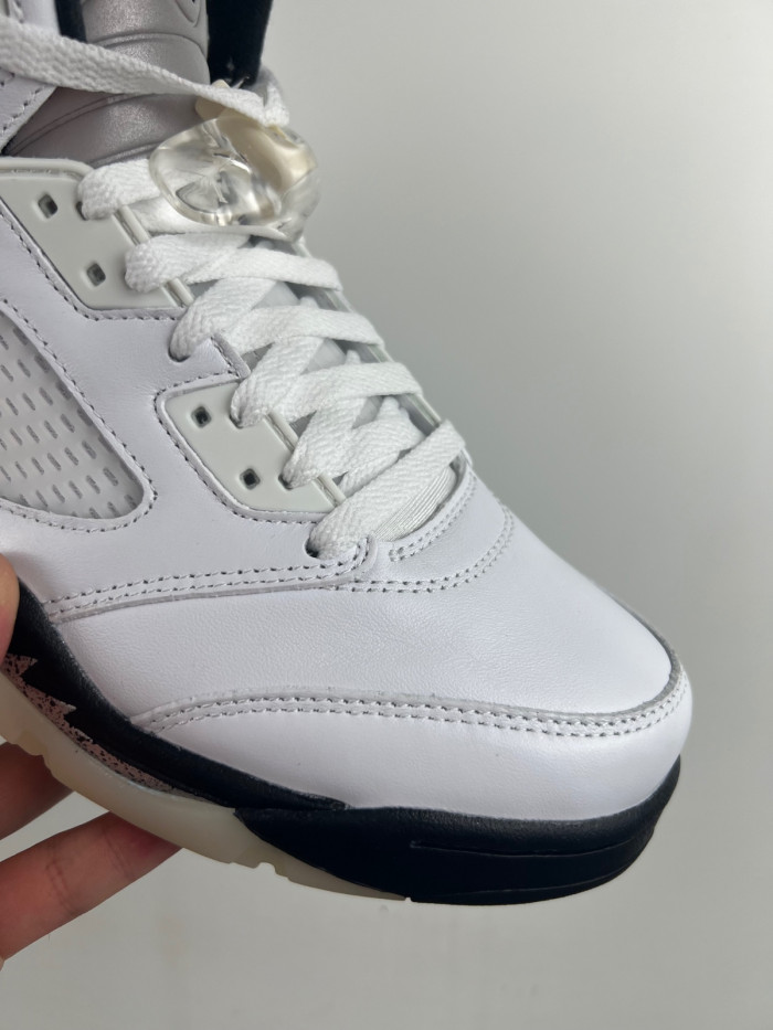 TB AIR JORDAN 5 RETRO 'WHITE BLACK' DD0587-110