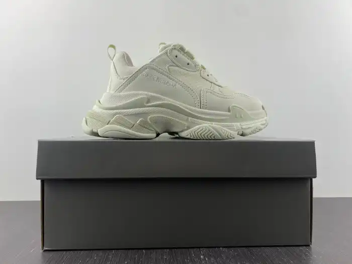 Cheap LY BLCG TRIPLE S SNEAKER 524039 W2CR5 9001