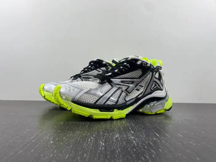 LY BLCG RUNNER SNEAKER 677403 W3RBP 1093