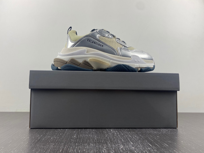 TB BLCG TRIPLE S SNEAKER 524039 W2FS2 8106