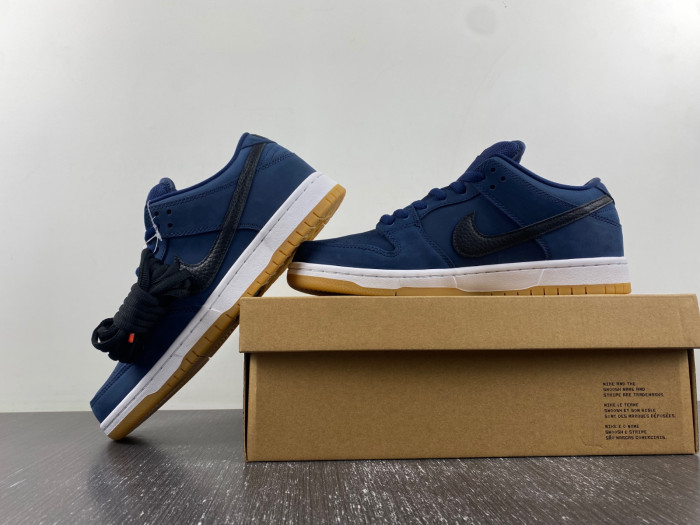 TB Nike SB Dunk Low Navy Black Gum CW7463-401