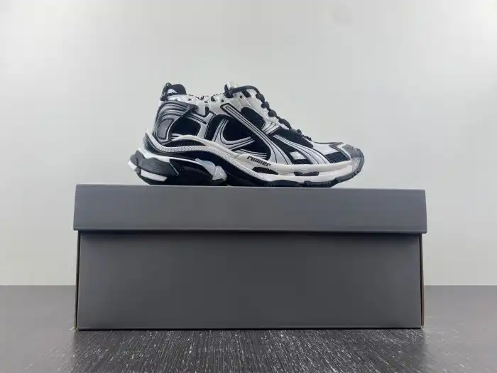 Reps LY BLCG RUNNER SNEAKER 772774 W3RNY 0120