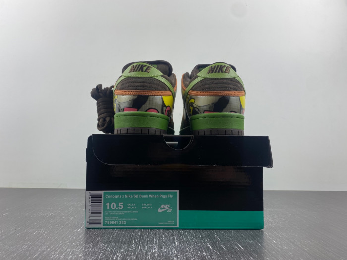 TB Nike SB Dunk Low De La Soul 789841-332