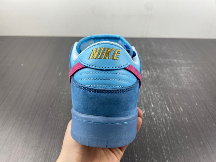 TB Nike SB Dunk Low Run The Jewels DO9404-400