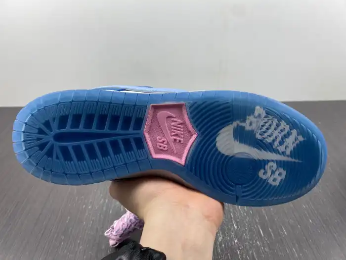 Reps LY Born x Raised x Nike SB Dunk Low FN7819-400