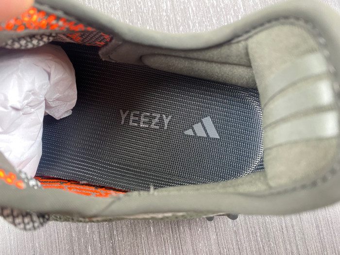 TB Adidas Yeezy Boost 350 V2 Carbon Beluga HQ7045