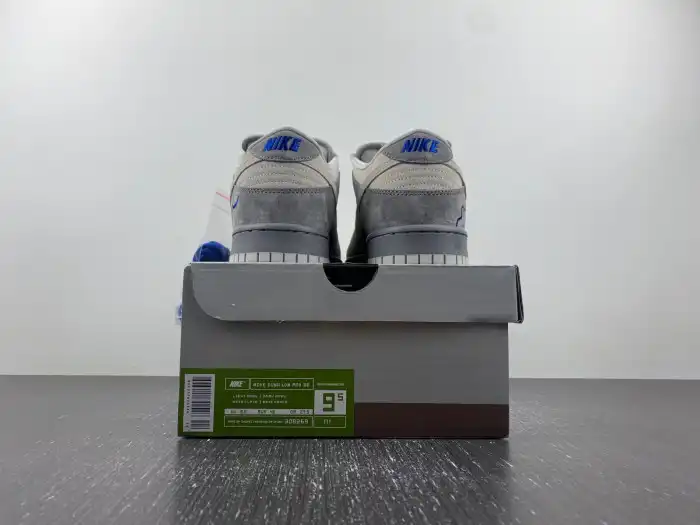 Rep LY Nike SB Dunk Low London 308269-111