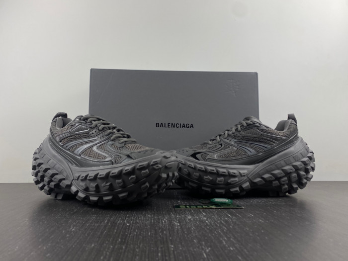 KICKWHO BLCG DEFENDER SNEAKER 685613 W2RA6 3000