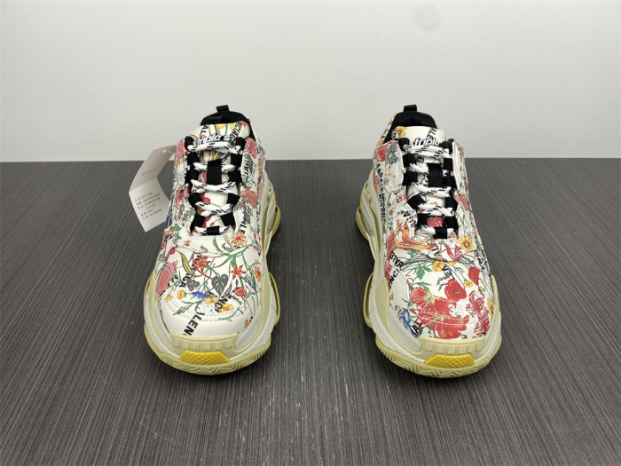 TB GUCC*BLCG TRIPLE S SNEAKER 677195 UL110 8461