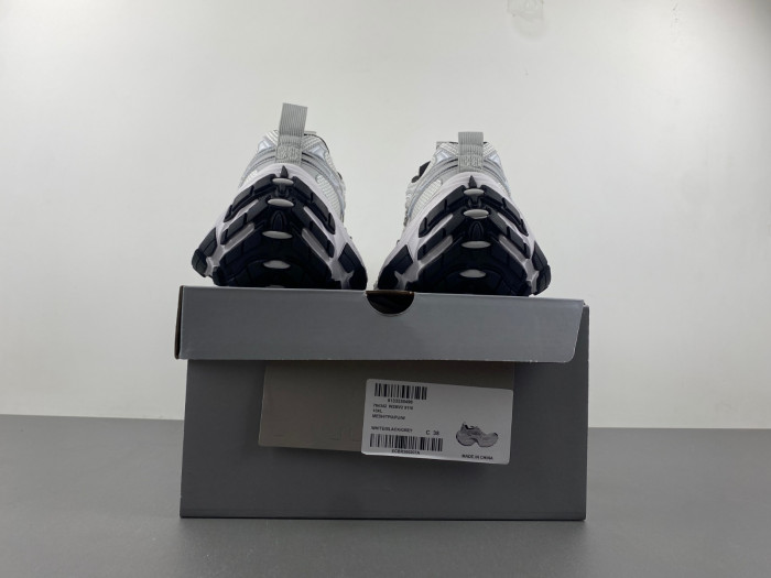 TB BLCG CARGO SNEAKER 784342 W2MVZ 9110