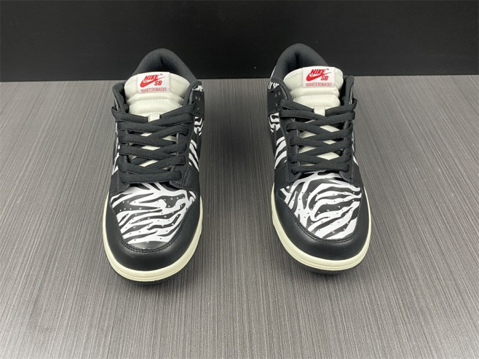 KICKWHO Quartersnacks x Dunk Low SB 'Little Debbies Zebra Cakes' DM3510-001