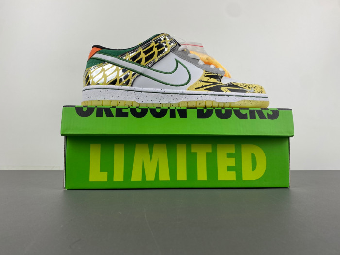 TB Nike Dunk Low What the Duck Away University of Oregon PE HV1454-100