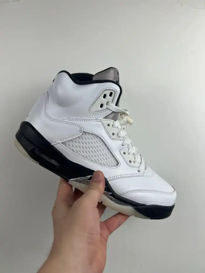 Cheap AIR JORDAN 5 RETRO 'WHITE BLACK' DD0587-110