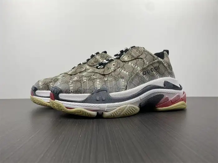 LY GUCC*BLCG TRIPLE S SNEAKER 677192 ULZ10 9795