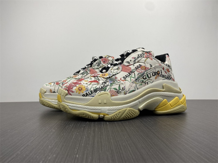 TB GUCC*BLCG TRIPLE S SNEAKER 677195 UL110 8461