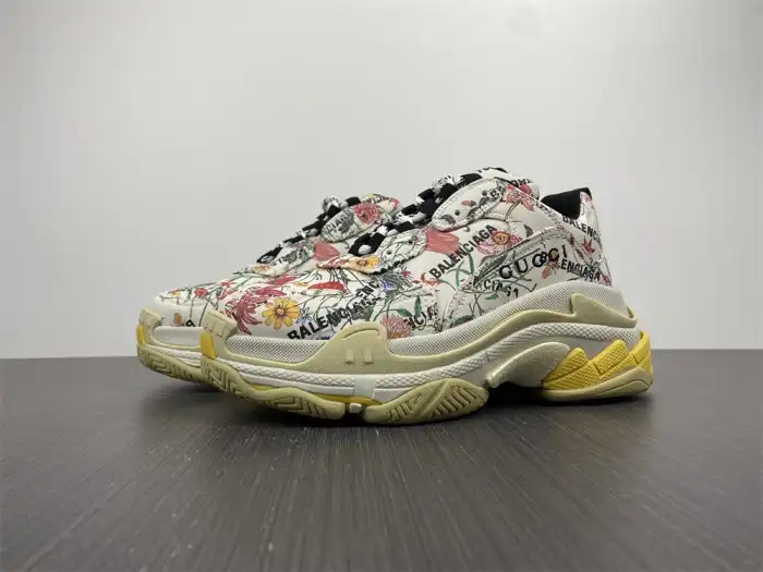 GUCC*BLCG TRIPLE S SNEAKER 677195 UL110 8461