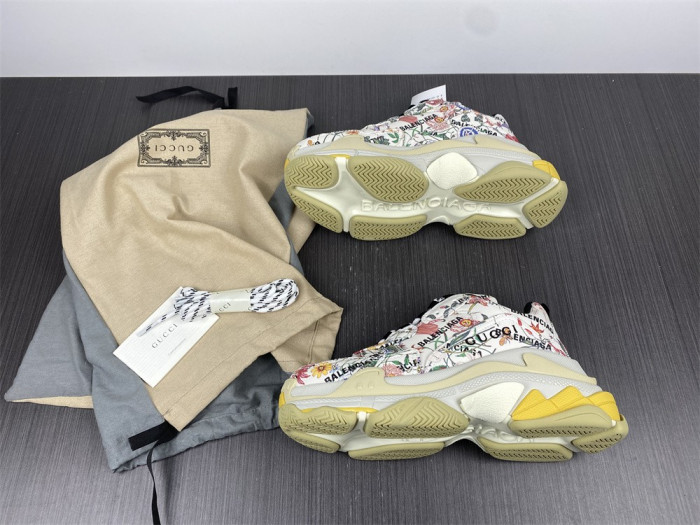 TB GUCC*BLCG TRIPLE S SNEAKER 677195 UL110 8461