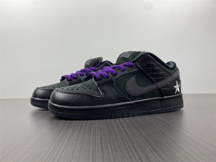 TB Familia x Nike SB Dunk Low First Avenue DJ1159-001