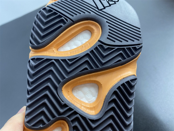 TB Adidas Yeezy Boost 700 V2 Sun GW0296