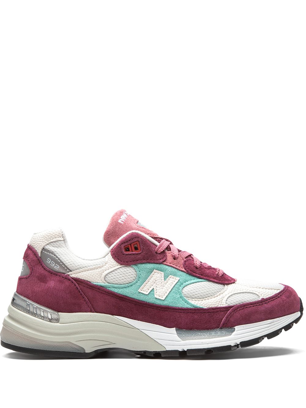 KICKWHO New Balance x Ronnie Fieg 992 "Kithmas - Burgundy" sneakers 