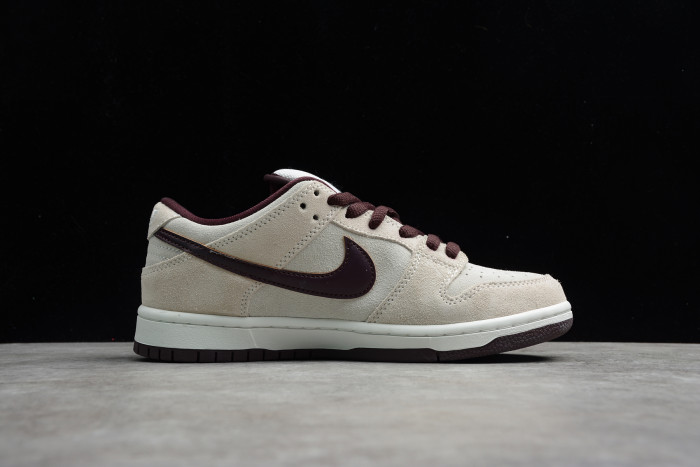 TB Nike SB Dunk Low Desert Sand Mahogany BQ6817-004