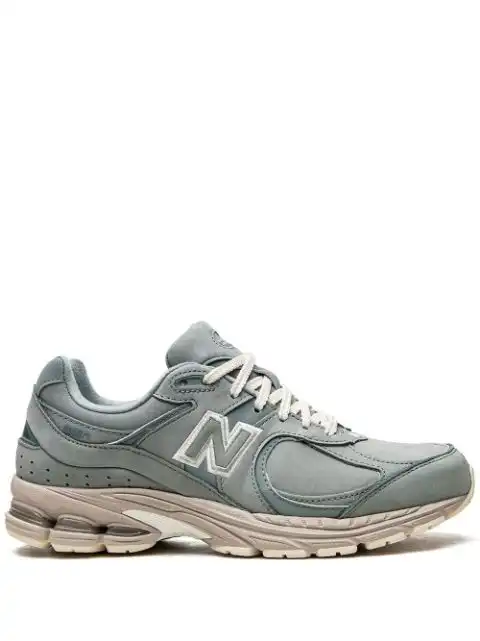 Husky New Balance 2002R 