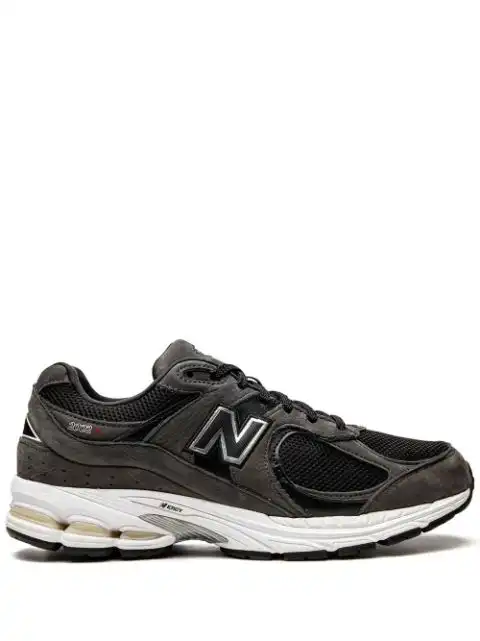 Husky New Balance 2002 