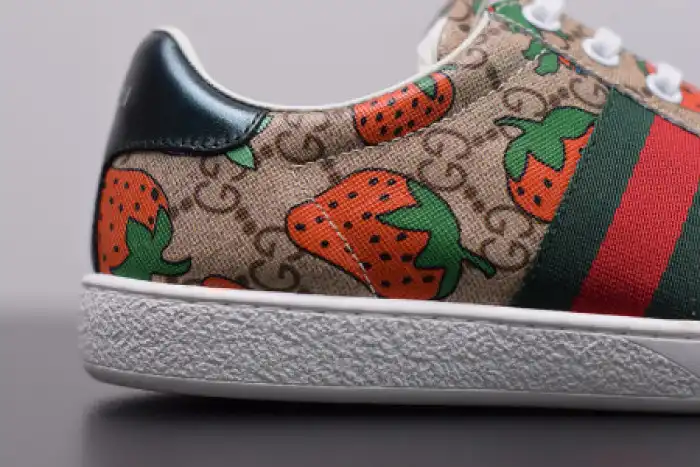 Reps LY GUCC ACE EMBROIDERED LOW-TOP SNEAKER 431920 DOPEO 9064