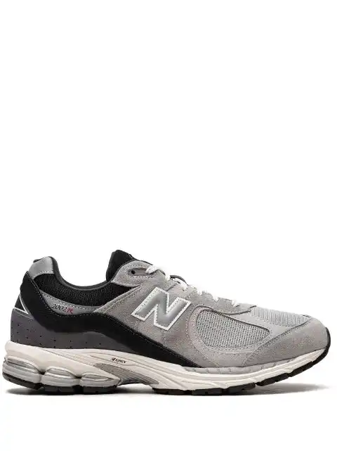 Husky New Balance 2002R 