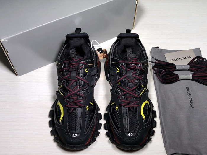 KICKWHO BLCG TRACK TRAINER 'BLACK BORDEAUX' 542023 W1GB1 6162