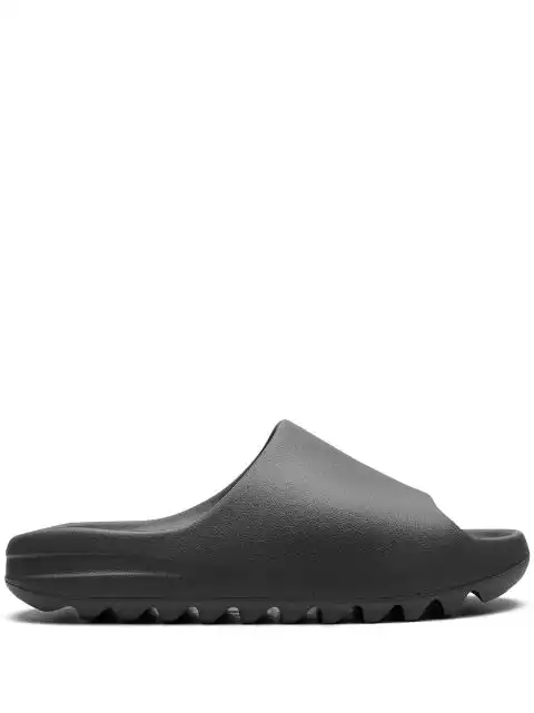 Husky adidas YEEZY "Granite" slides 