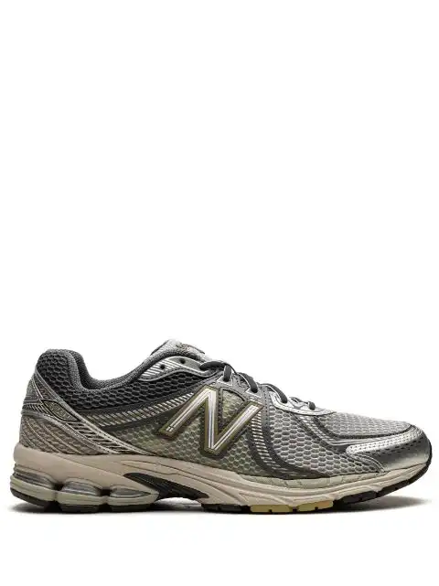 Cheap Husky New Balance 860v2 