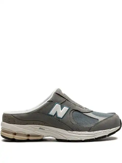 Husky New Balance 2002R 