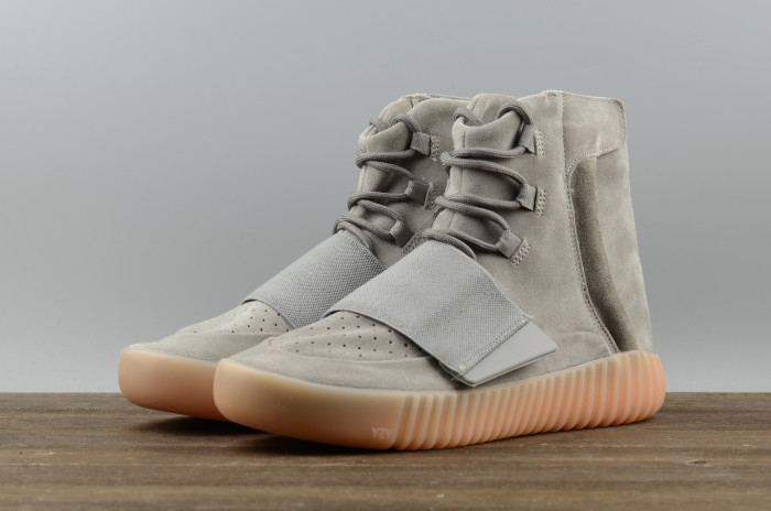 TB ADIDAS YEEZY 750 BOOST LIGHT GREY GUM GLOW DARK BB1840