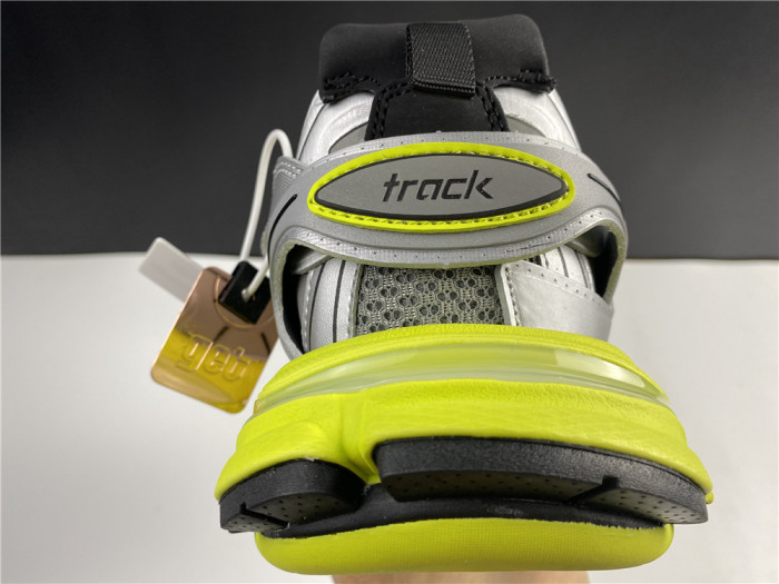 TB BLCG TRACK TRAINER GREY AND YELLOW 542023 W1GC1 1230