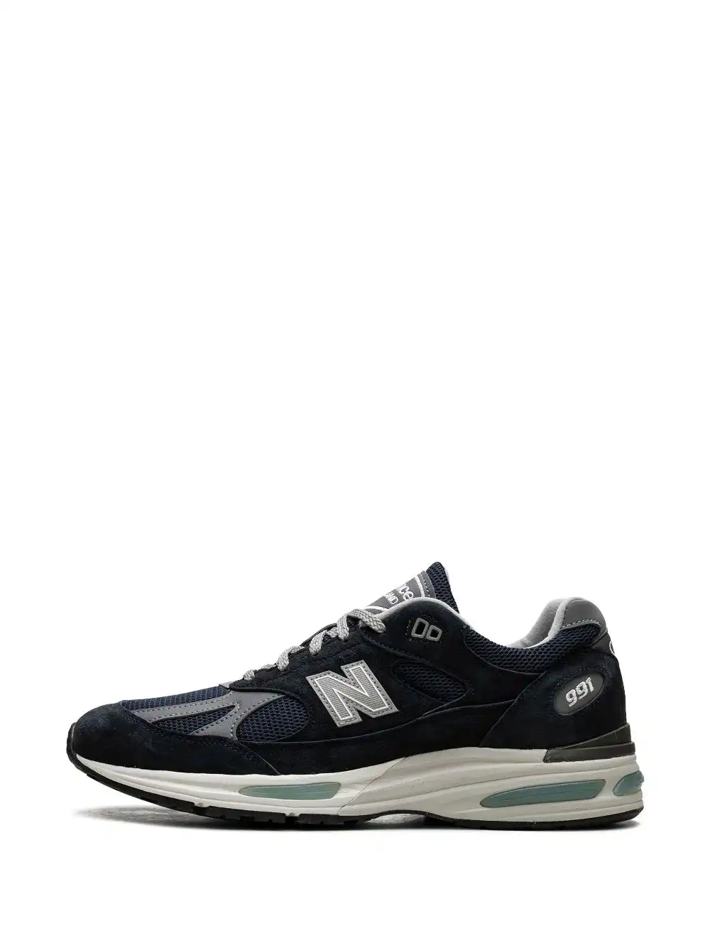 Cheap Husky New Balance 991v2 