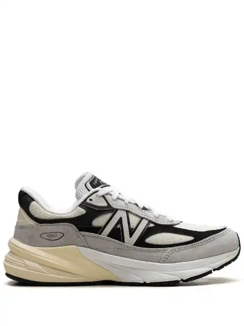 Husky New Balance 990v6 