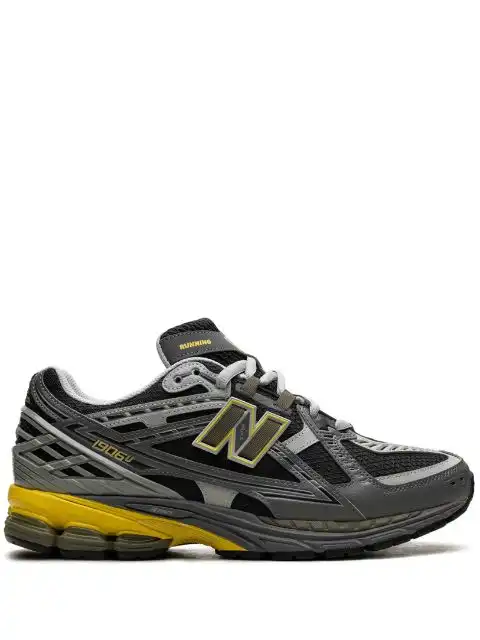 Husky New Balance M1906 