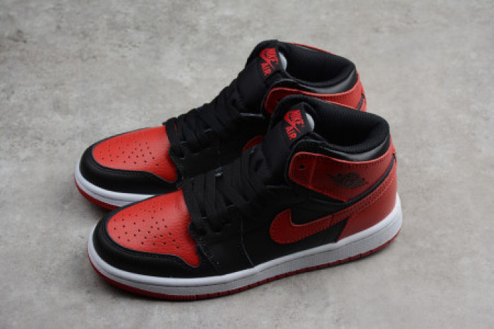 TB KIDS AIR JORDAN 1 RETRO HIGH OG BANNED BRED BLACK RED 555088 001