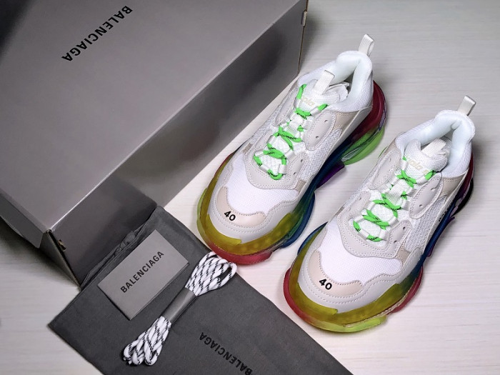 TB BLCG TRIPLE S SNEAKER 541624 W09E1 1895