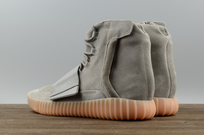 TB ADIDAS YEEZY 750 BOOST LIGHT GREY GUM GLOW DARK BB1840