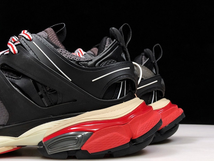 TB BLCG TRACK TRAINER 'BLACK RED' 542023 W1GB6 1002