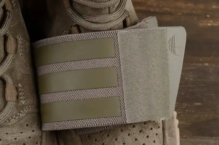 Rep LY adidas Yeezy 750 Boost Light Brown BY2456