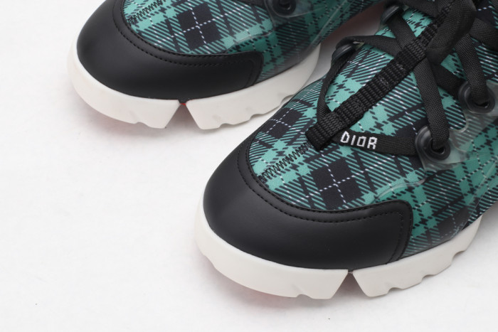 TB DR-CONNECT GREEN PLAID