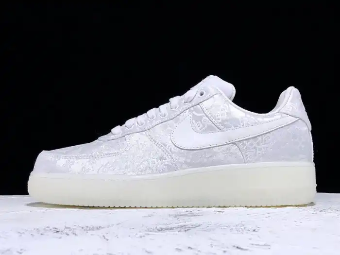 HYPE AIR FORCE 1 LOW CLOT 1WORLD (2018) AO9286-100