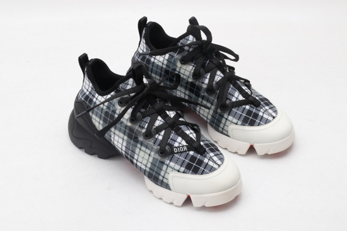 TB DR-CONNECT BLACK PLAID